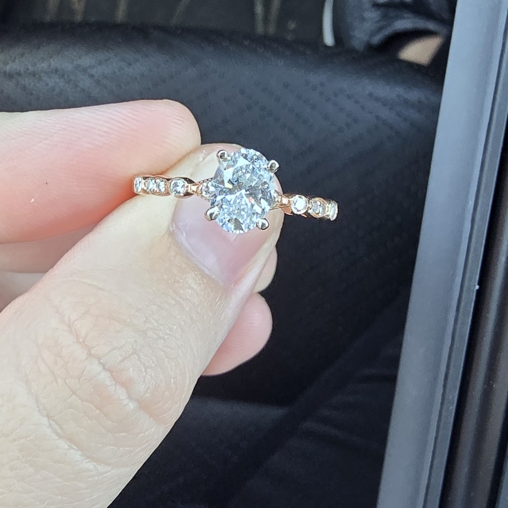 Elegant Rose Gold Diamond Ring